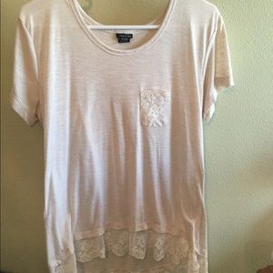 Cream short sleeved top with lace details